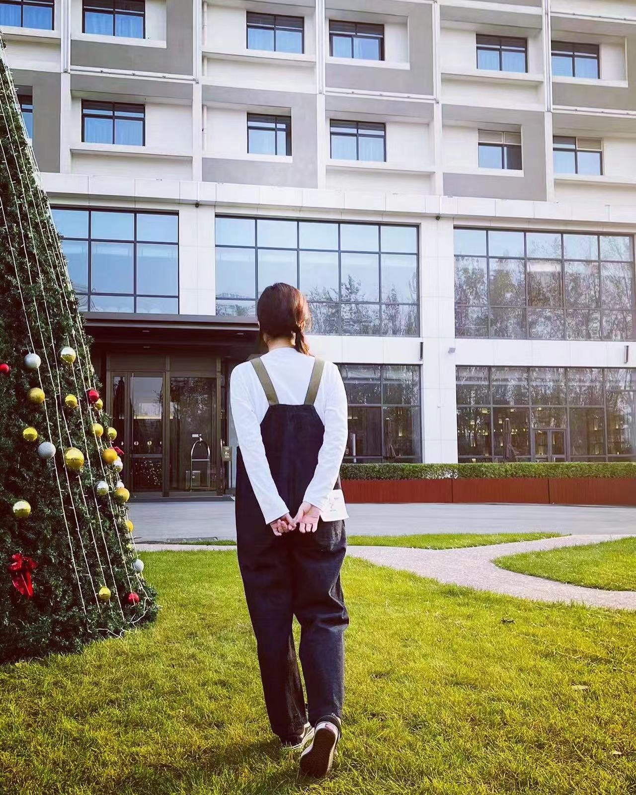 無地Tシャツに合わせるカッコイイサロペットがありました！(≧∇≦*)