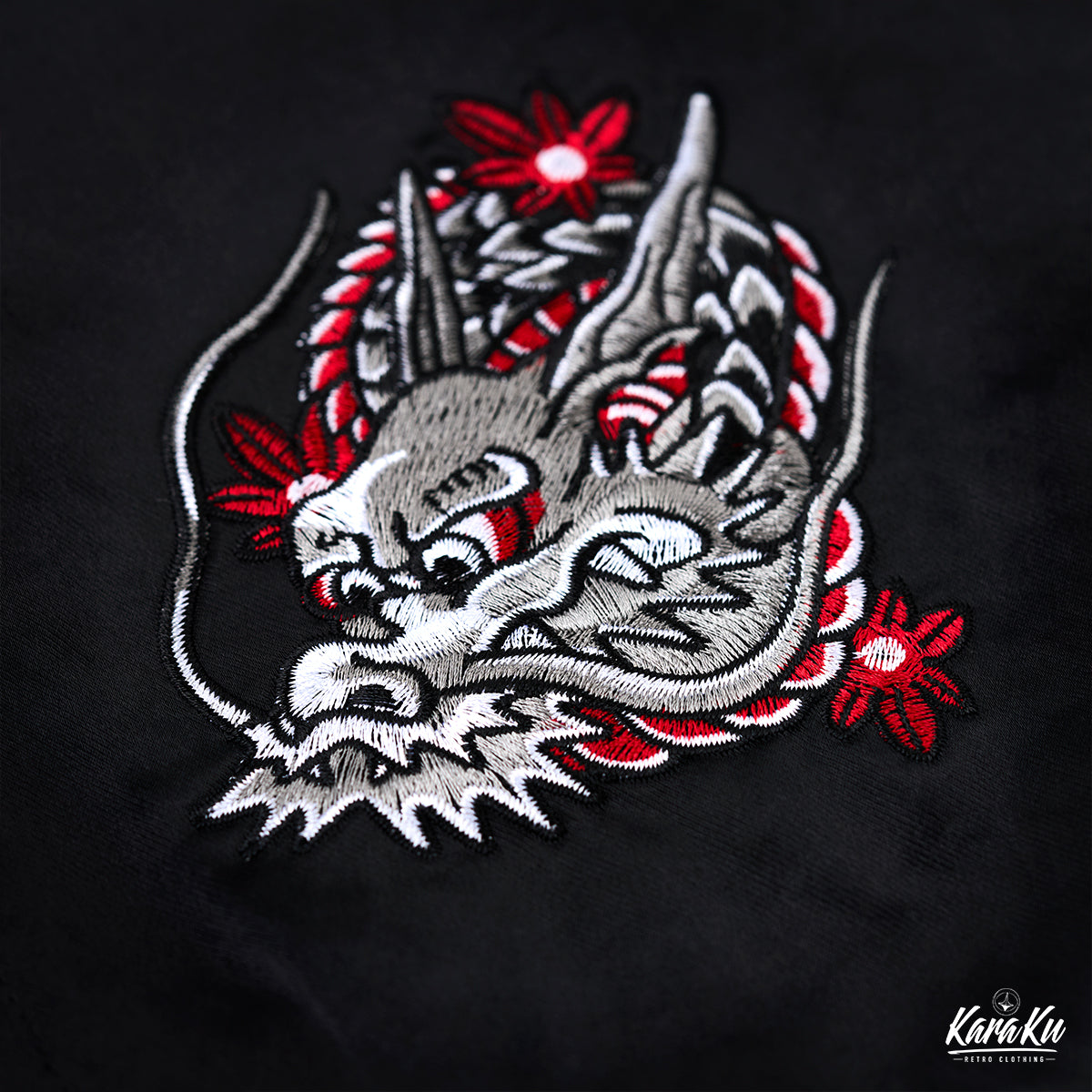 横須賀「酔竜と猫の悪戯」浮世絵風刺繡入りスカジャン – Karakubuy