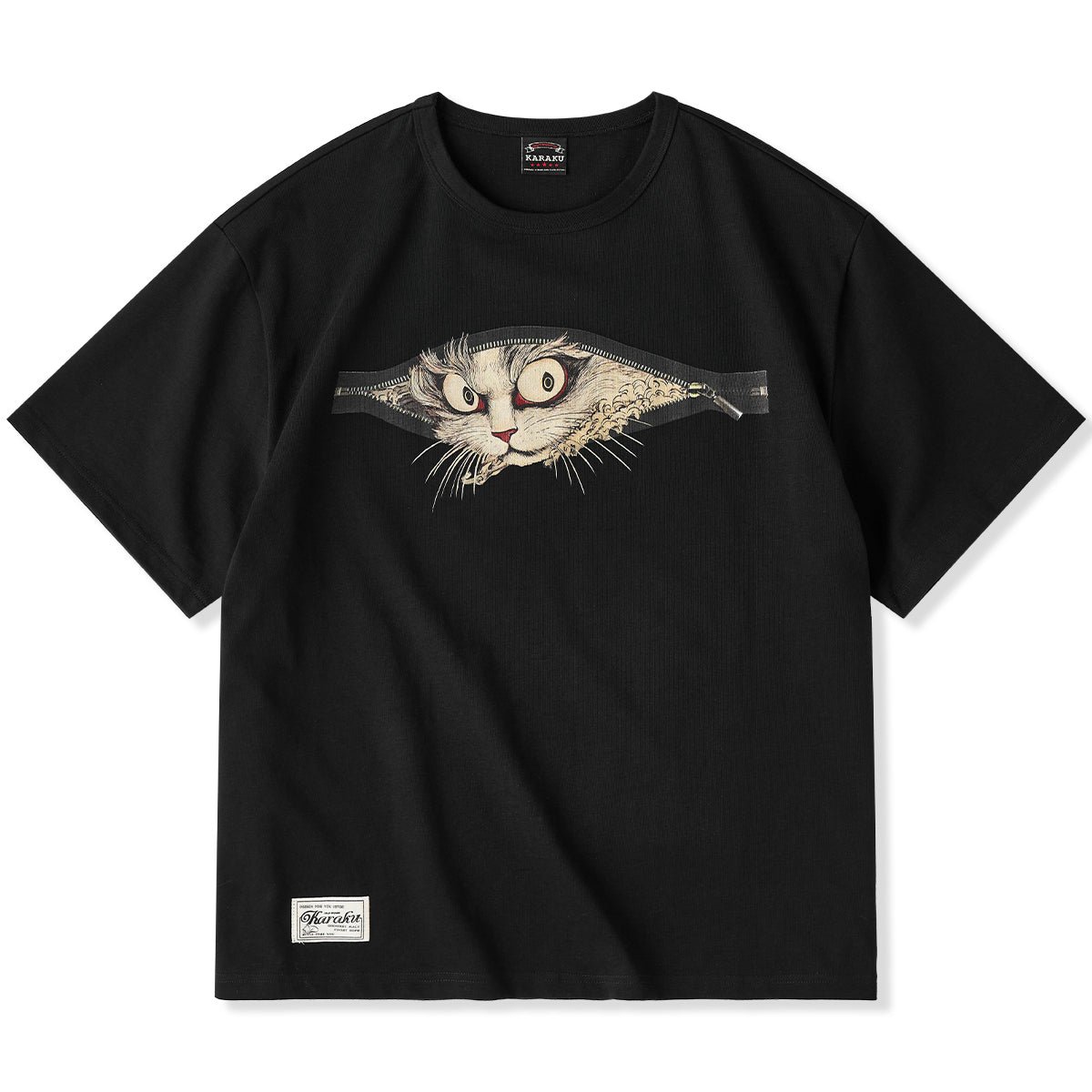 クロスジップの隙間から覗く化け猫」浮世絵風プリントコットンTee