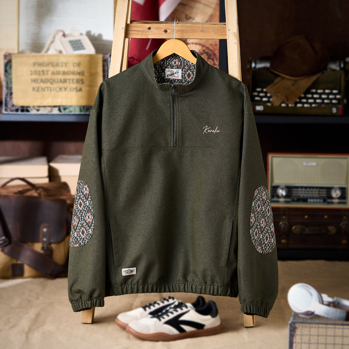 KaraKu」ロゴ刺繡 裏ナバホ調柄・肘パッチハーフジップデニム