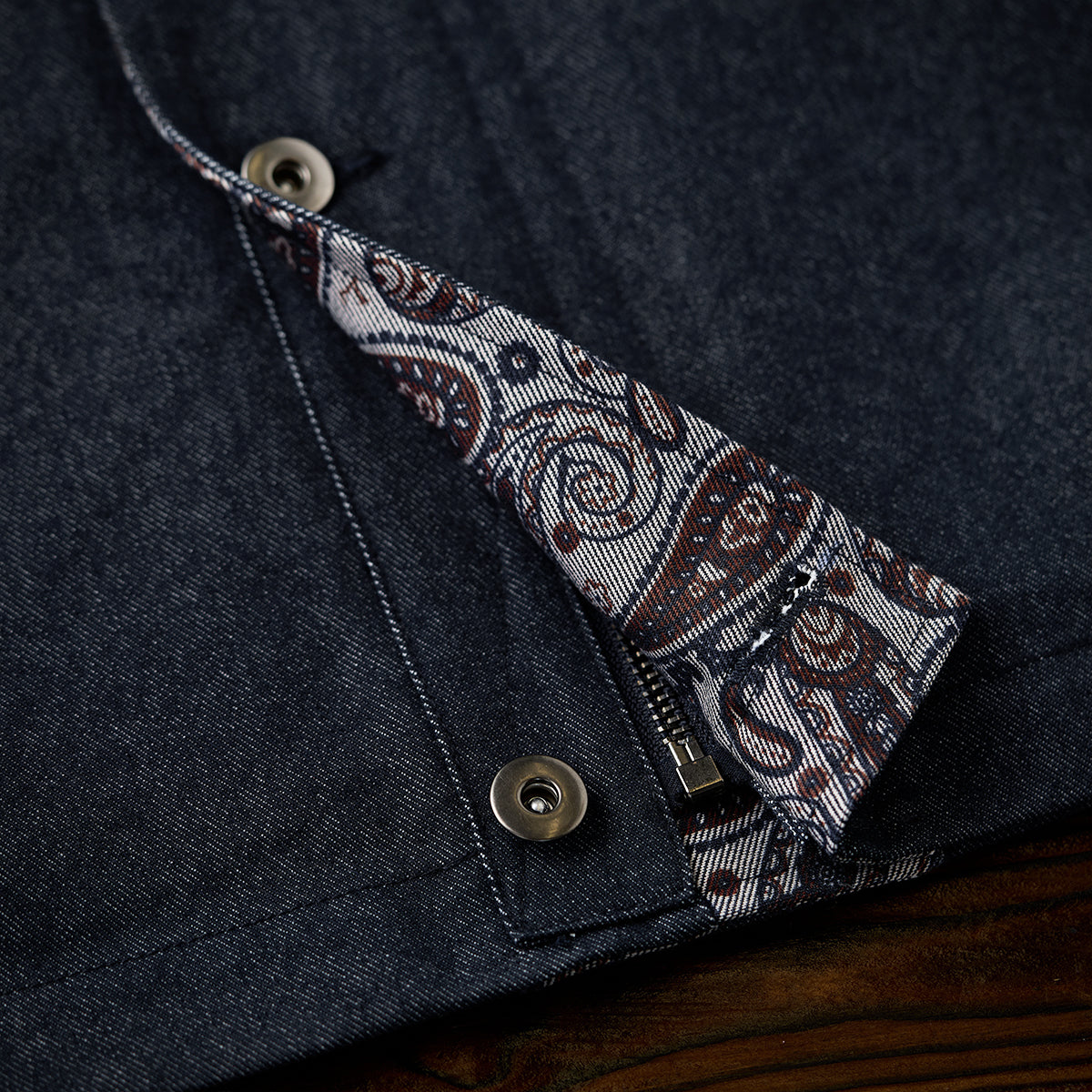 襟・袖裏コーデュロイ 「KaraKu」刺繡入り裏ペイズリー総柄デニム