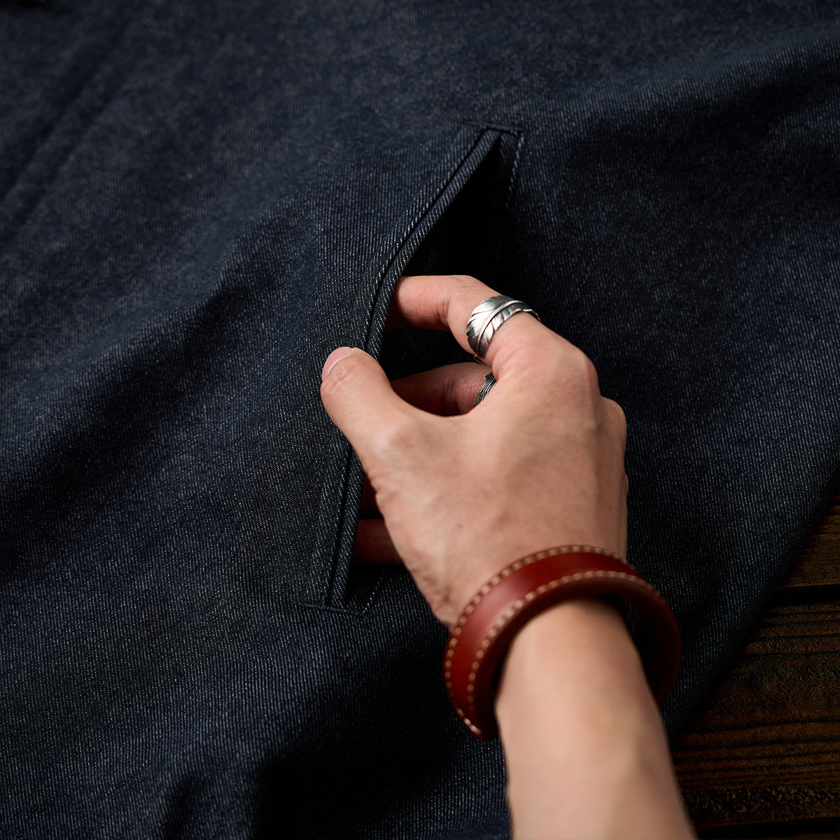 襟・袖裏コーデュロイ 「KaraKu」刺繡入り裏ペイズリー総柄デニム