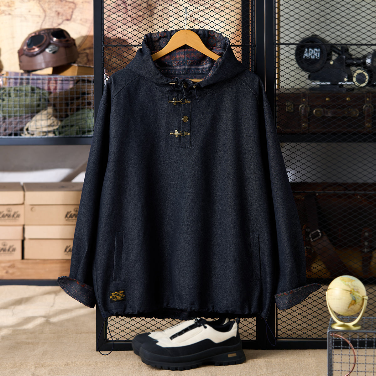 Karaku」刺繍入り 裏エスニック調柄フード付きデニムジャケット