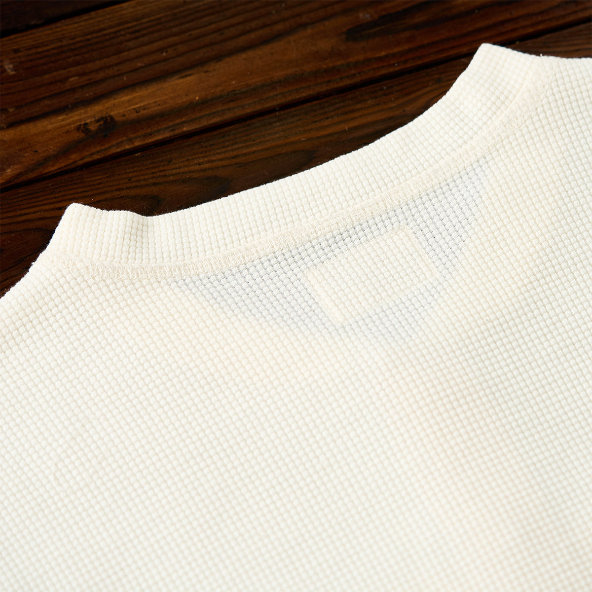 ターコイズ風ボタン付き ワッフルヘンリーTシャツ – Karakubuy
