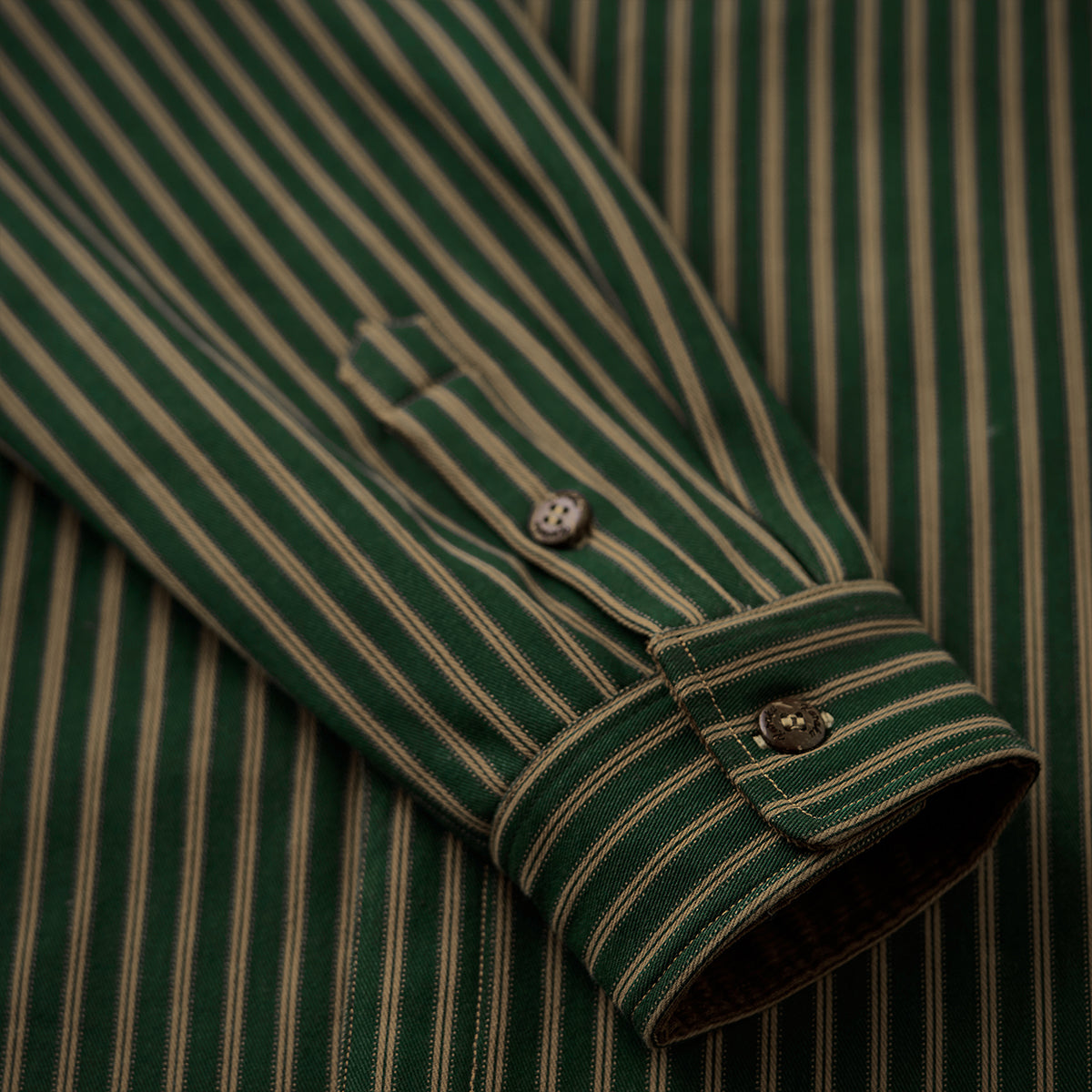 STAY TRUE」刺繍ワッペン コーデュロイ切替裏フリースストライプシャツ