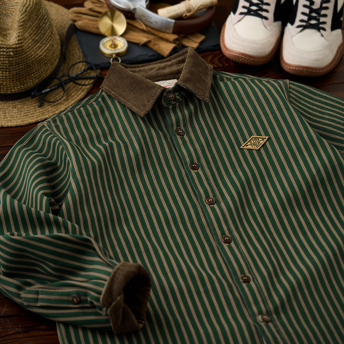 STAY TRUE」刺繍ワッペン コーデュロイ切替裏フリースストライプシャツ