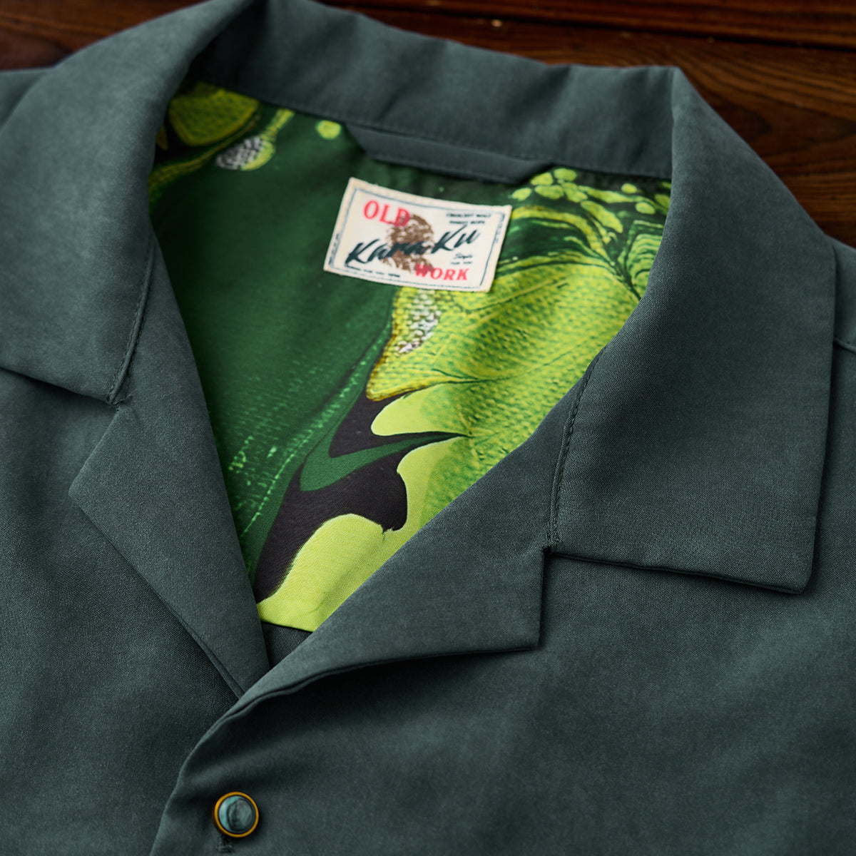 KARAKU×田中ラオウ「Green drift」虎刺繍入り ピーチスキンキューバ