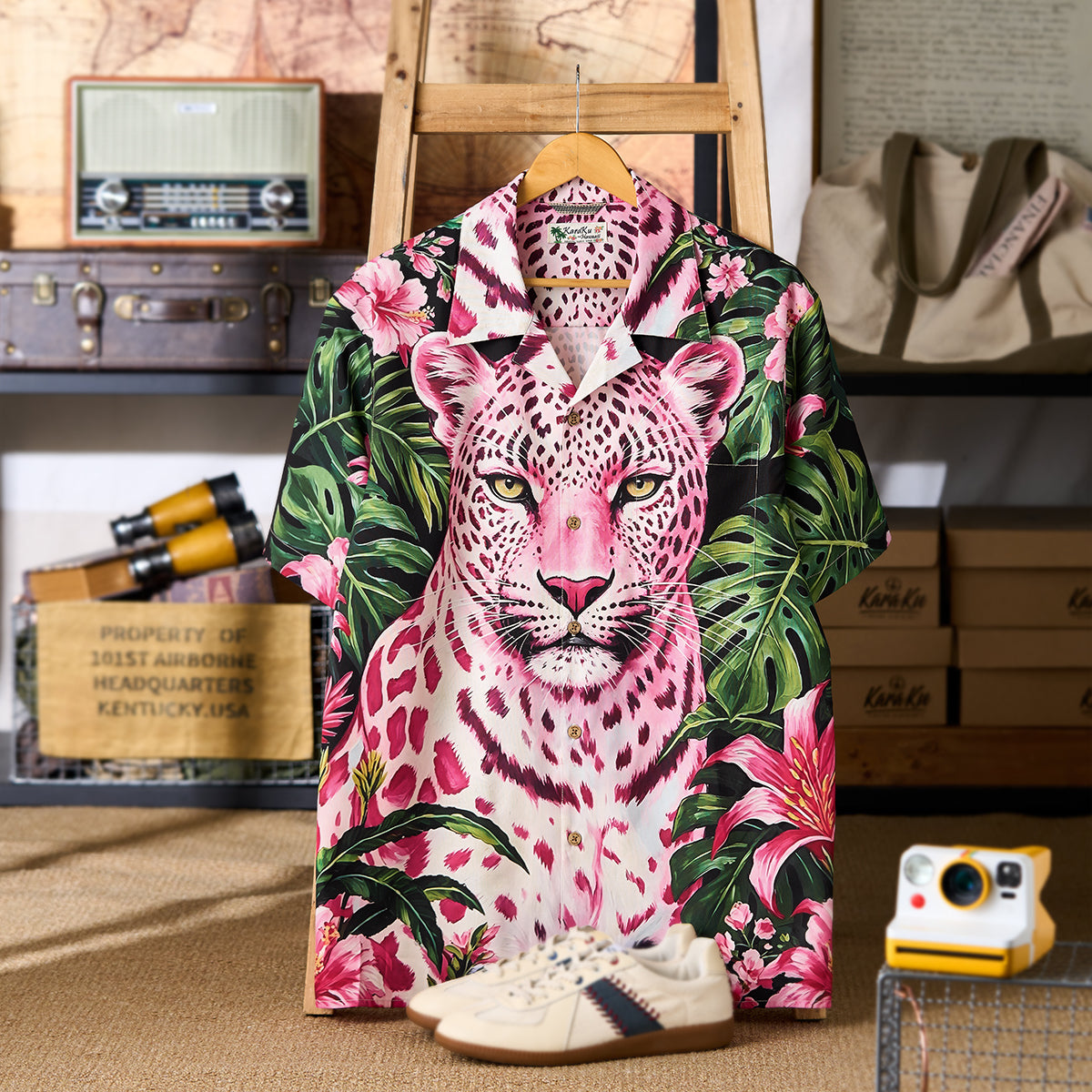 Just Cavalli パッチワーク アニマル柄シャツ 46 伊 製 シルク混 熱帯植物に隠れたピンクのジャガー」手描きアート柄アロハシャツ