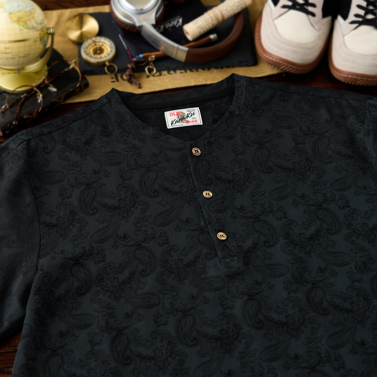 ウール混 ペイズリー柄ジャカード織りヘンリーネックTシャツ – Karakubuy