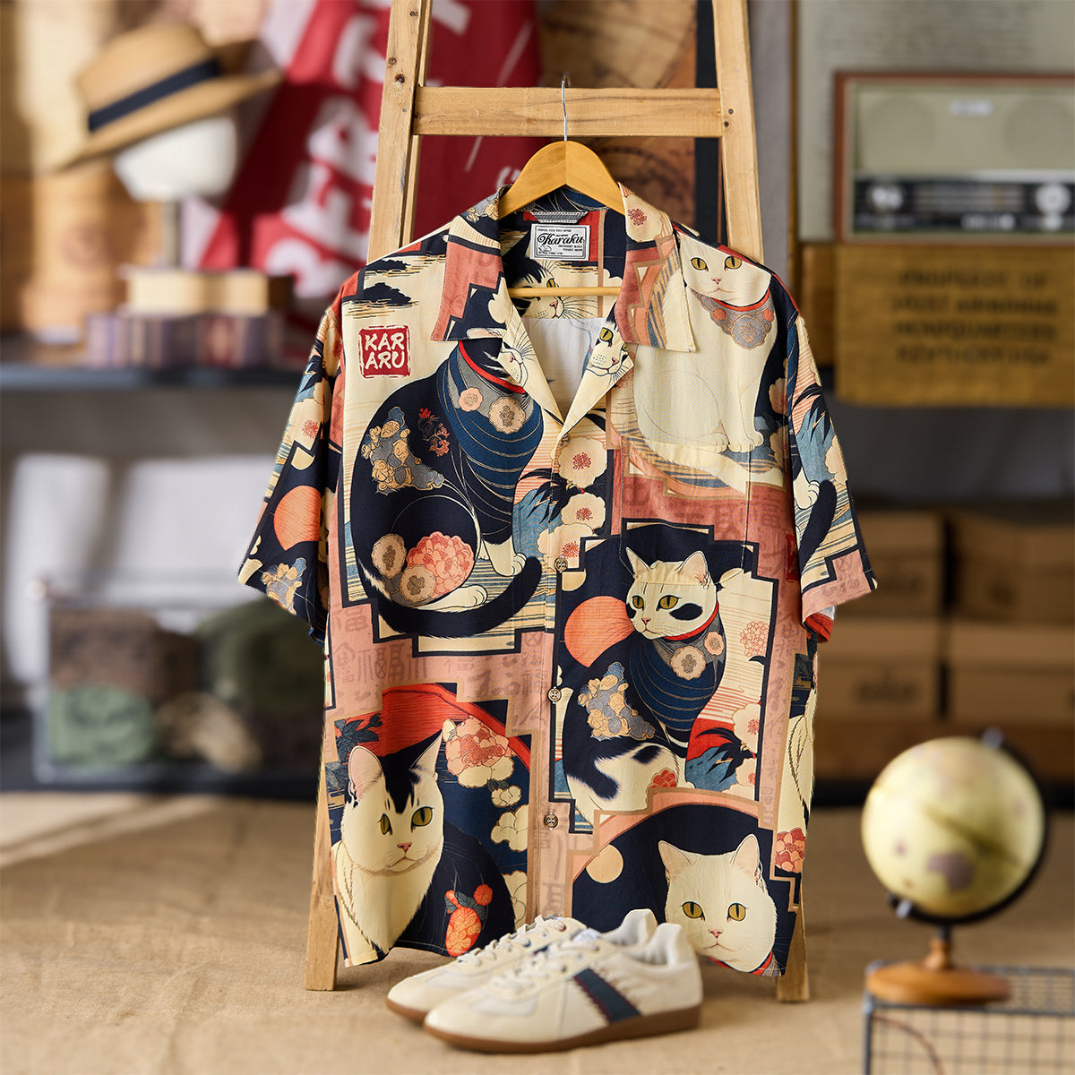 KaruKlu　明治時代の猫 総柄 浮世絵風アロハシャツ　未使用タグ付き 明治時代・猫」浮世絵風総柄プリント入りアロハシャツ – Karakubuy