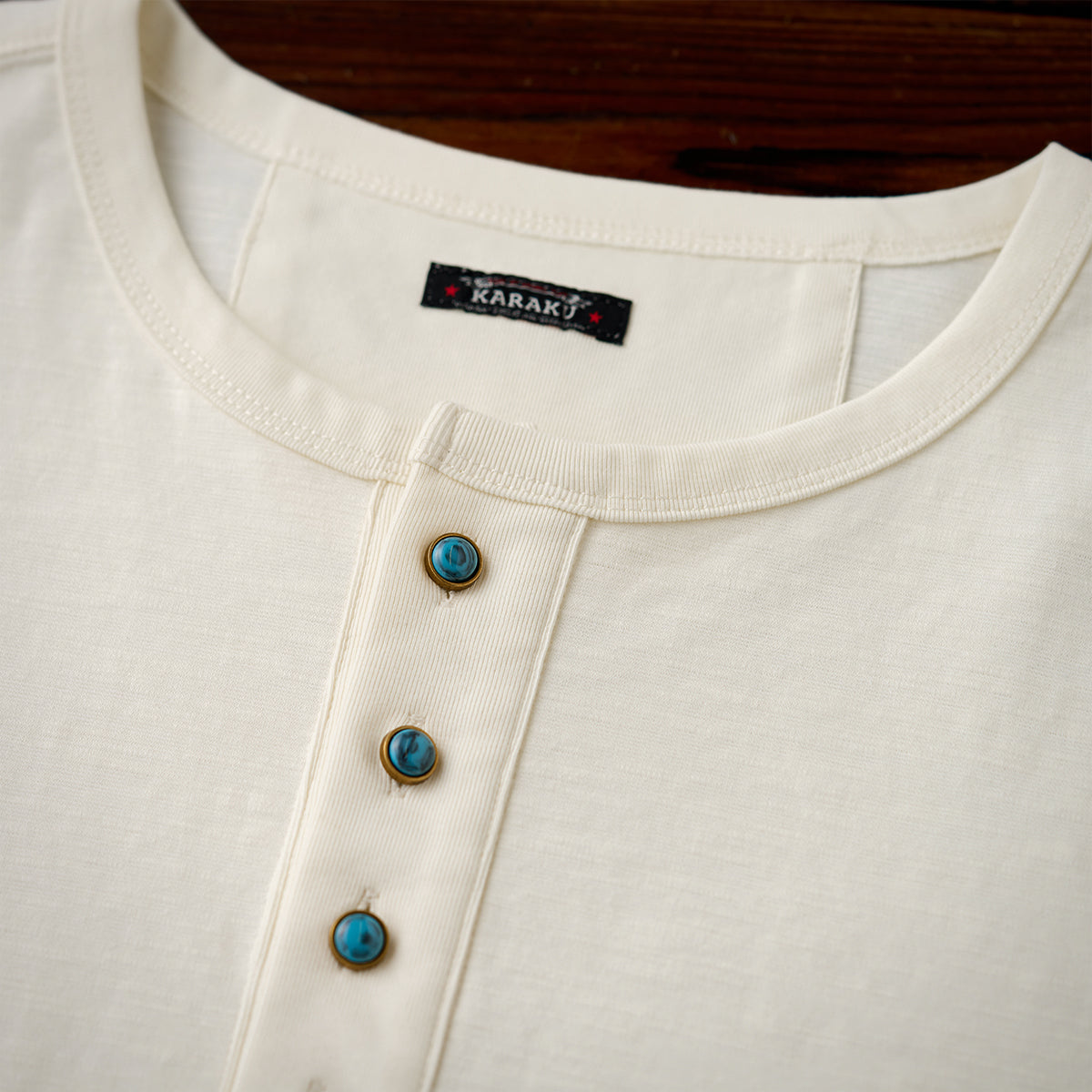 ターコイズ風5ボタン付き ヘンリーネック長袖Tシャツ – Karakubuy